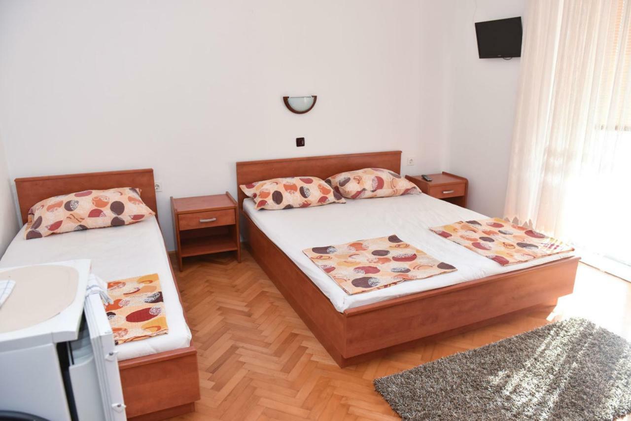 Apartmans And Rooms "Slavica" 诺瓦利娅 外观 照片