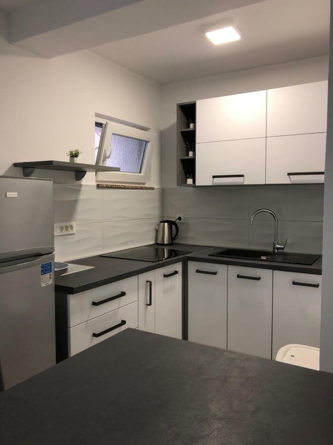 Apartmans And Rooms "Slavica" 诺瓦利娅 外观 照片